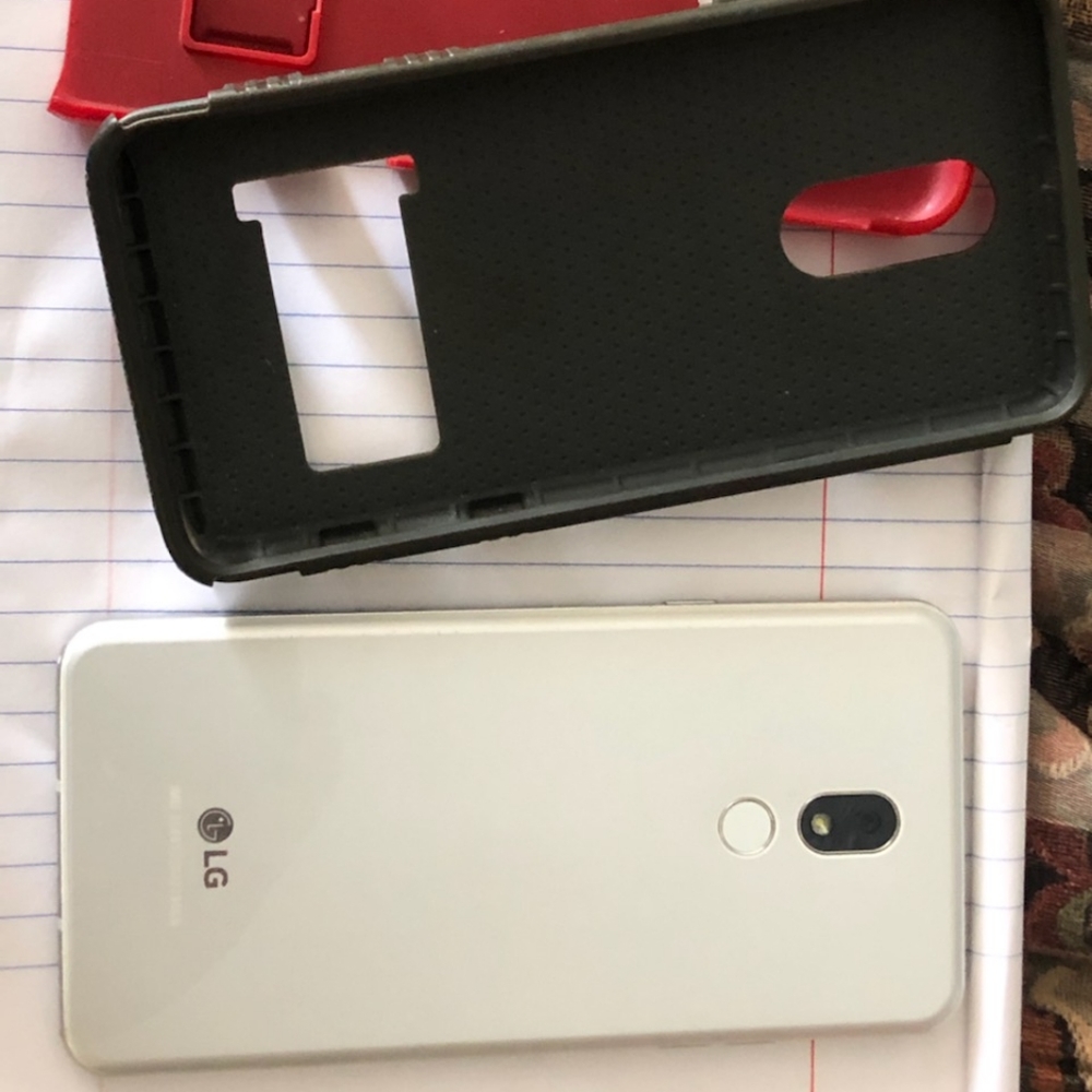 UNLOCKED LG stylo 5 used but like new